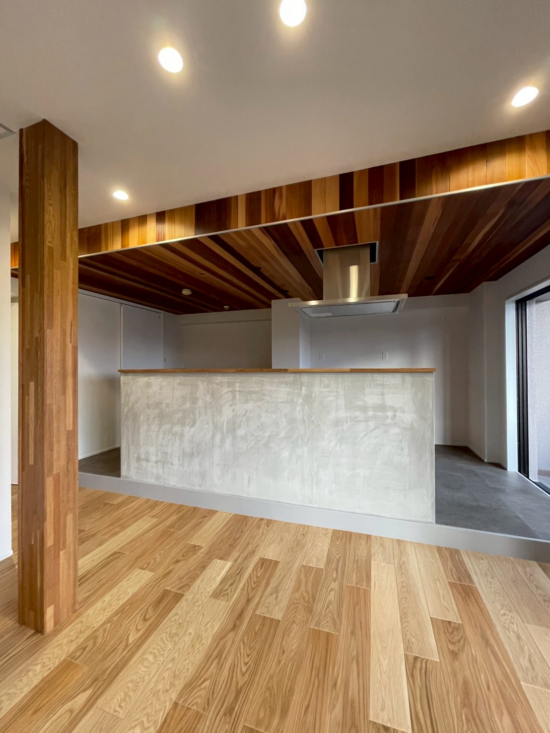 愛知県みよし市　マンションリノベーション　木目の天井羽目板　おしゃれ　ナチュラル　モダン　ＴＯＴＯ　ミッテ　名古屋リフォーム　|[公式]名古屋リフォーム|名古屋リフォームは名古屋市・日進市・春日井市のおしゃれなリフォーム＆リノベーション専門会社です